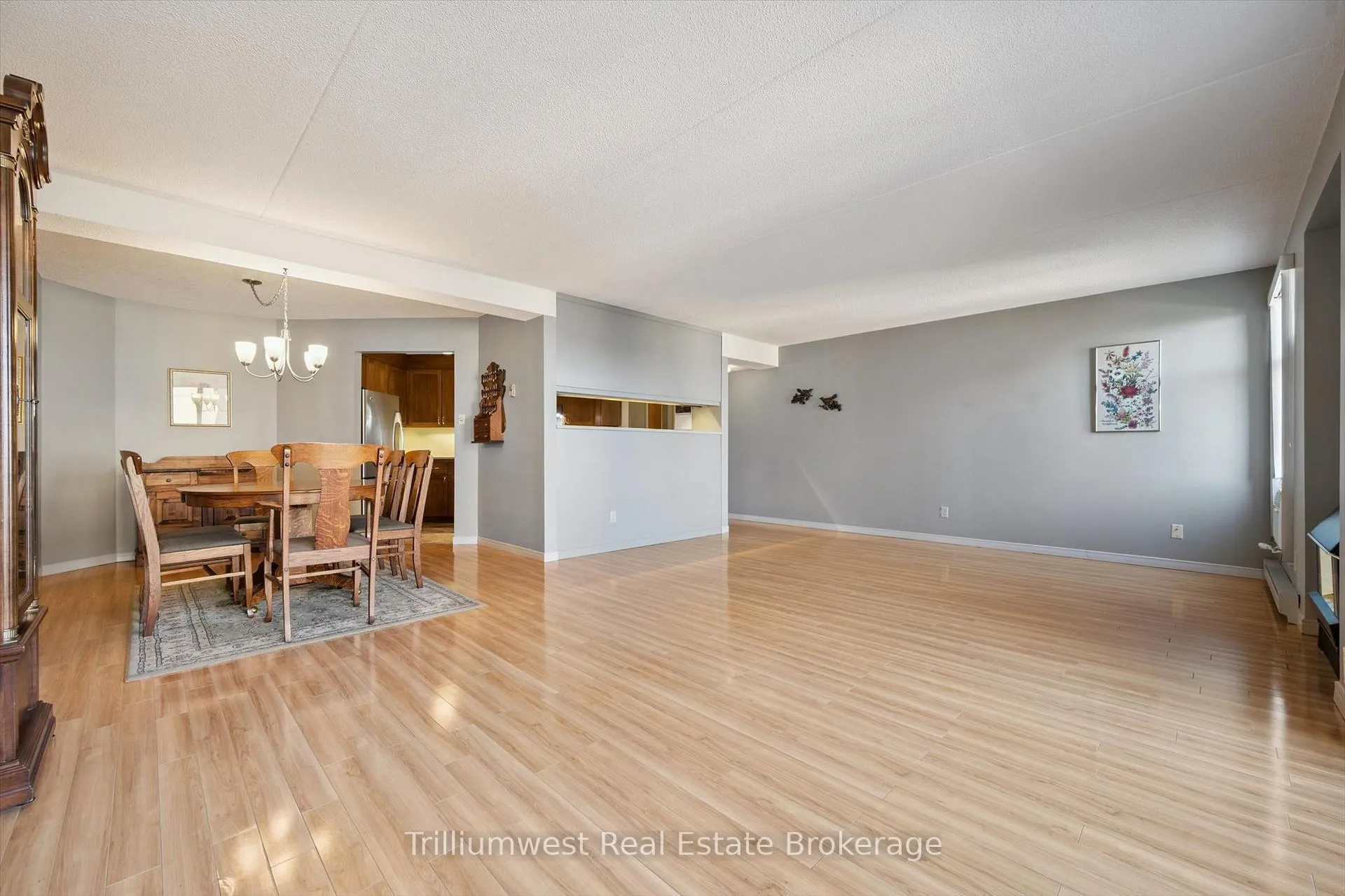 Photo 8 of Unit 705, 8 Christopher Court, Guelph, Kortright West — HOMEH