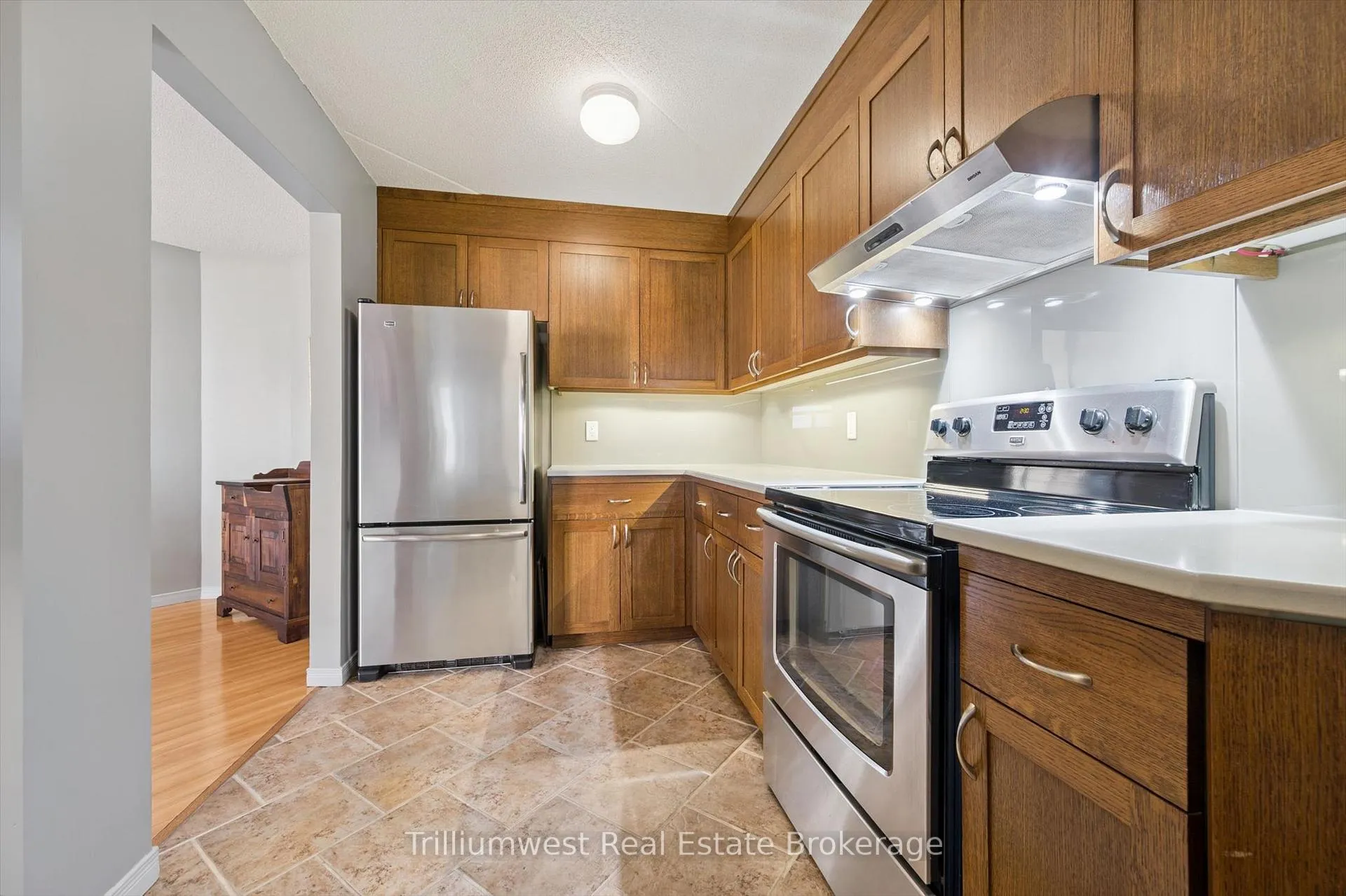 Photo 11 of Unit 705, 8 Christopher Court, Guelph, Kortright West — HOMEH
