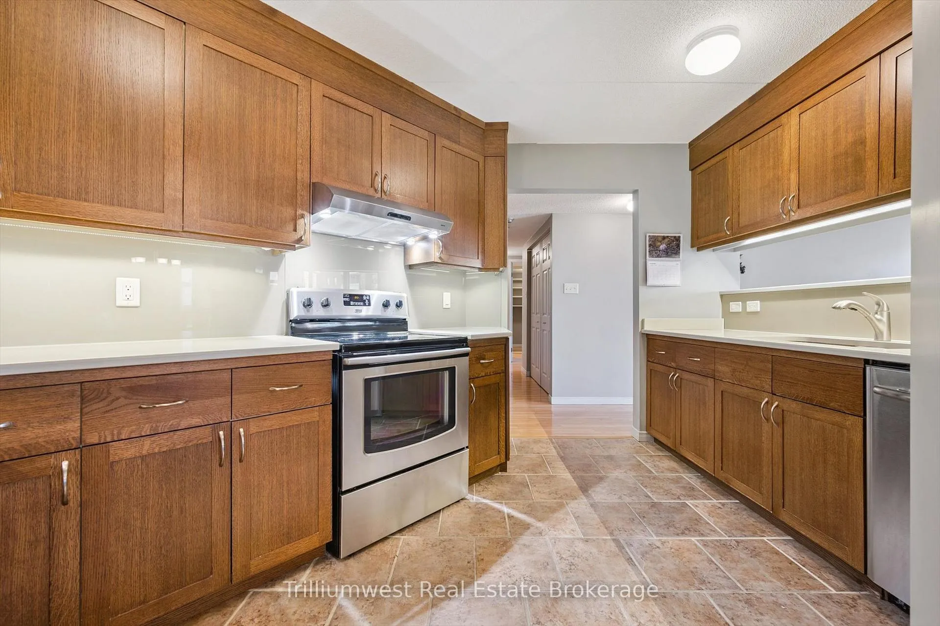 Photo 12 of Unit 705, 8 Christopher Court, Guelph, Kortright West — HOMEH