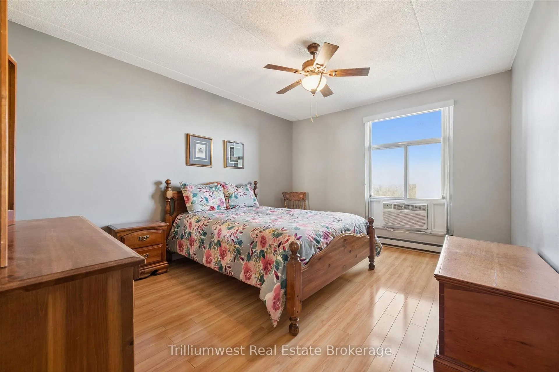 Photo 14 of Unit 705, 8 Christopher Court, Guelph, Kortright West — HOMEH