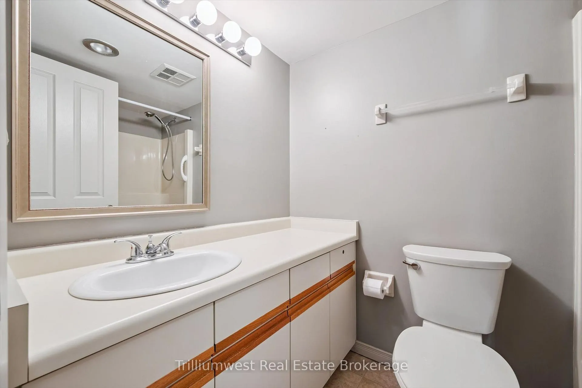 Photo 21 of Unit 705, 8 Christopher Court, Guelph, Kortright West — HOMEH