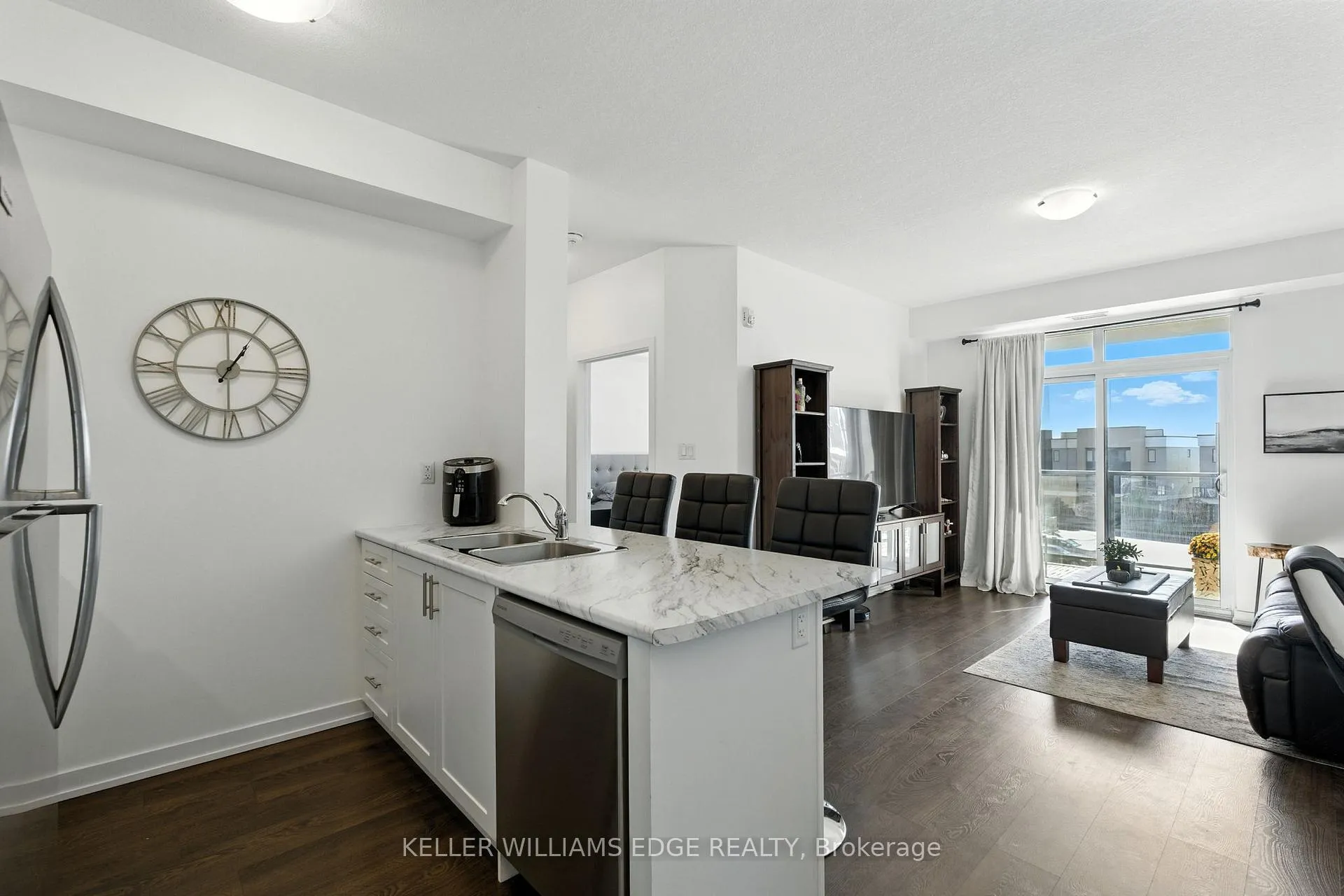 Photo 8 of Unit 338, 125 Shoreview Place, Hamilton, Lakeshore — HOMEH