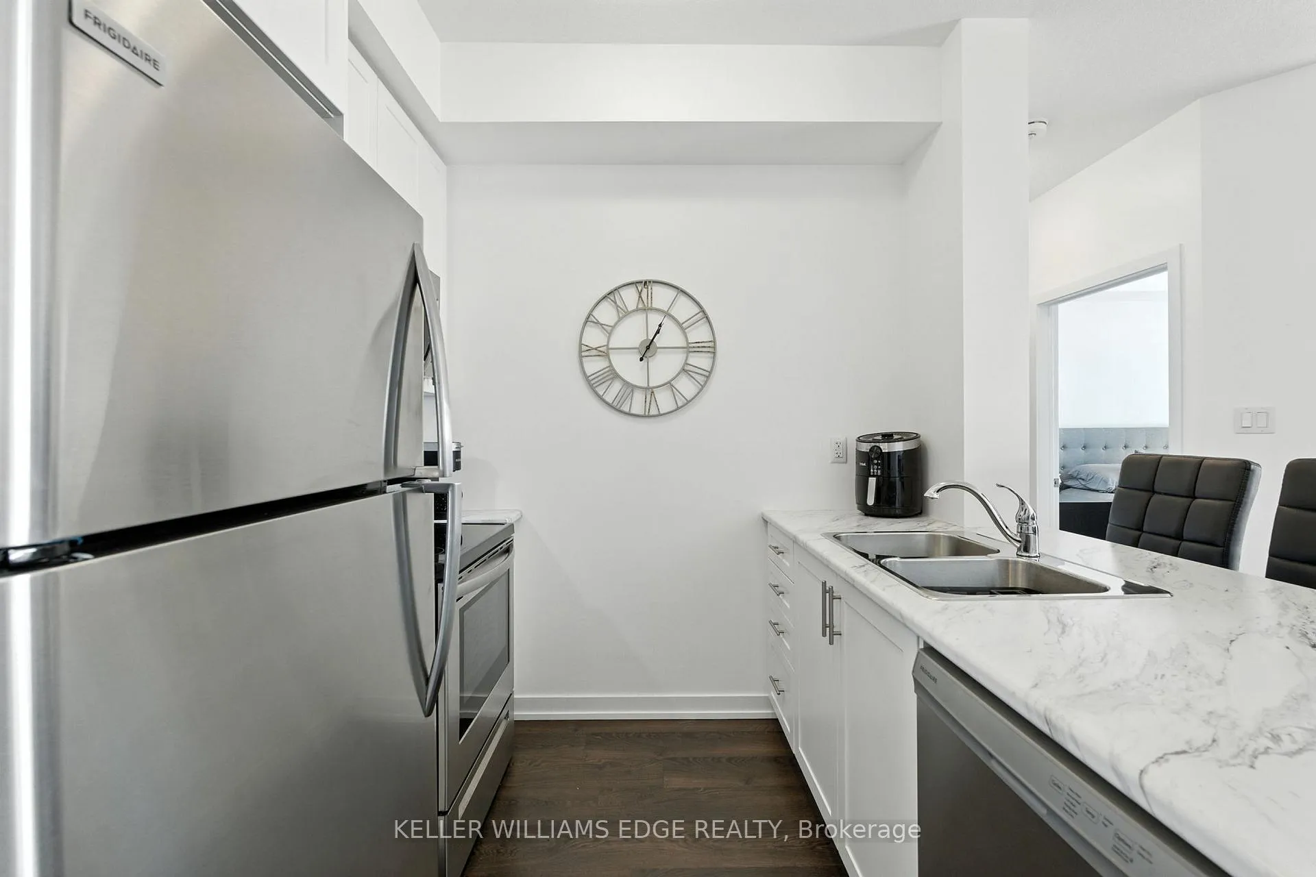 Photo 9 of Unit 338, 125 Shoreview Place, Hamilton, Lakeshore — HOMEH