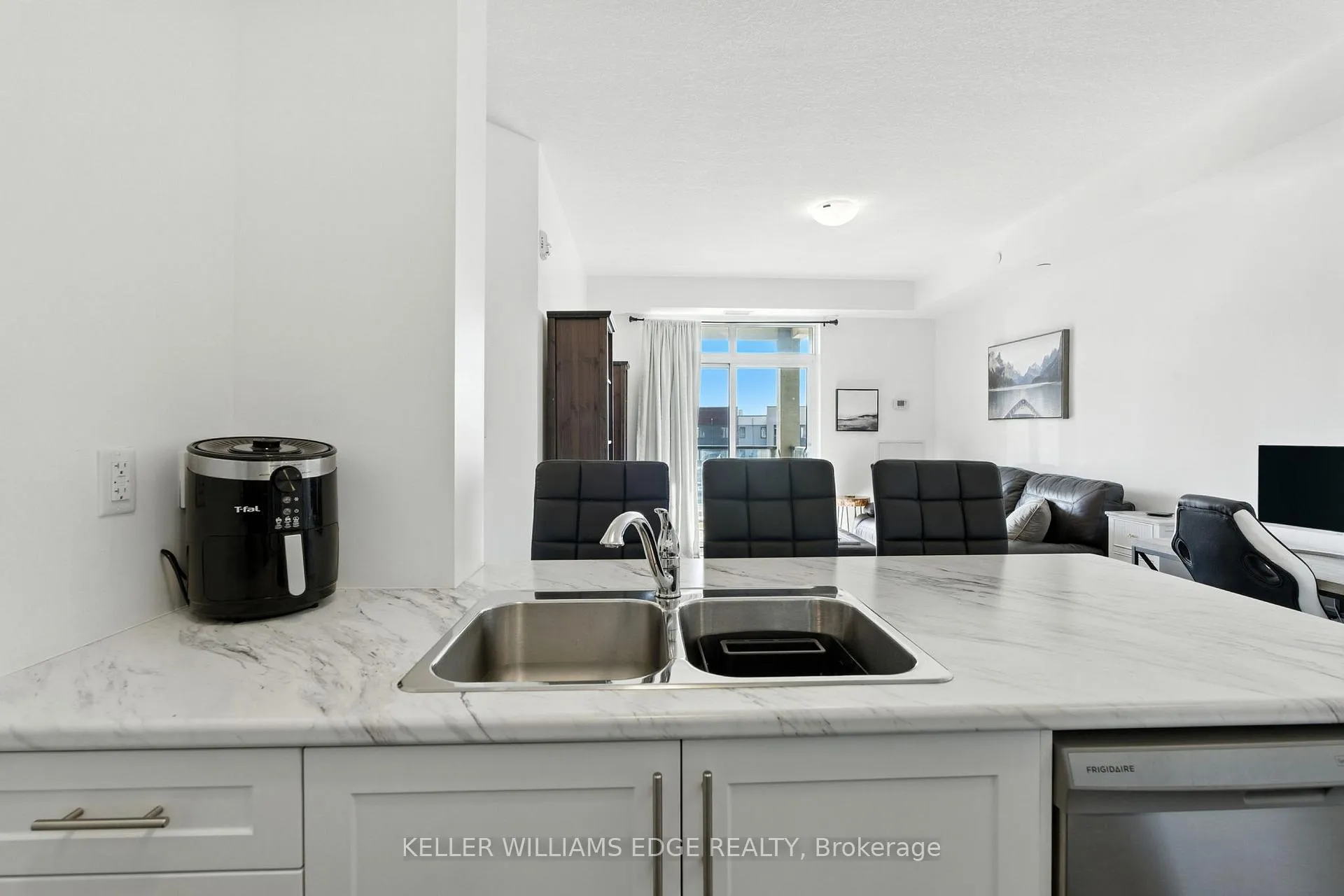 Photo 11 of Unit 338, 125 Shoreview Place, Hamilton, Lakeshore — HOMEH