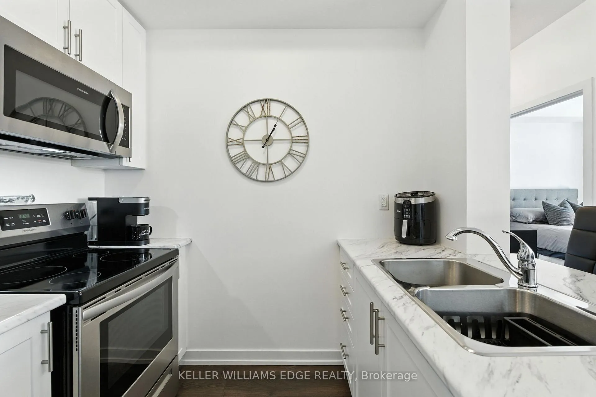 Photo 12 of Unit 338, 125 Shoreview Place, Hamilton, Lakeshore — HOMEH