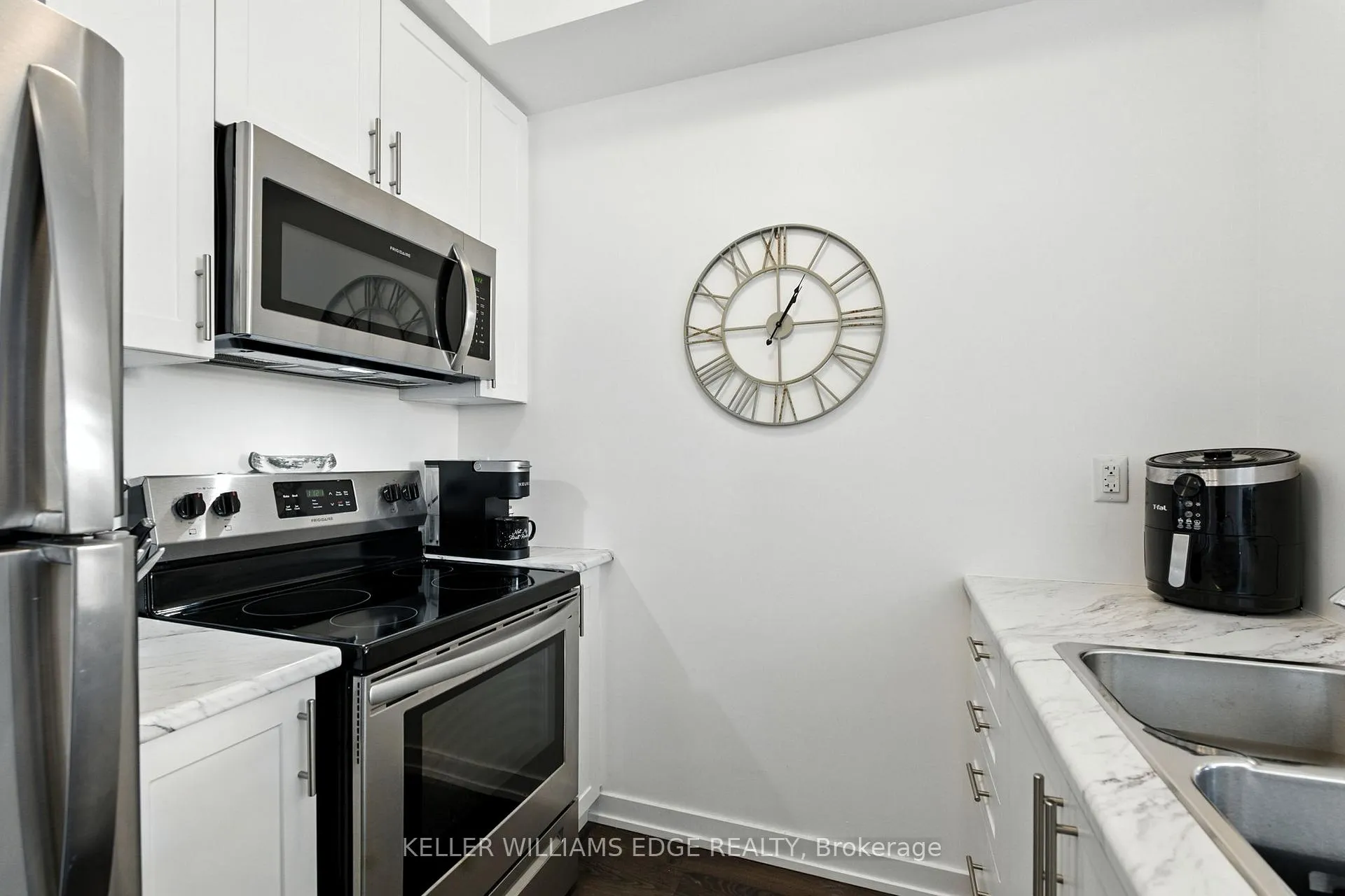Photo 13 of Unit 338, 125 Shoreview Place, Hamilton, Lakeshore — HOMEH