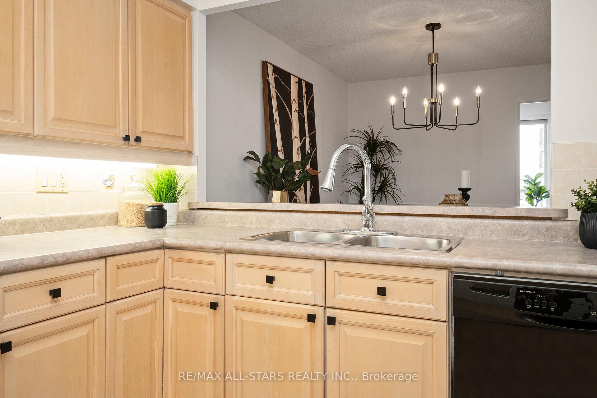 Photo 21 of Unit 703, 55 Austin Drive, Markham, Markville — HOMEH