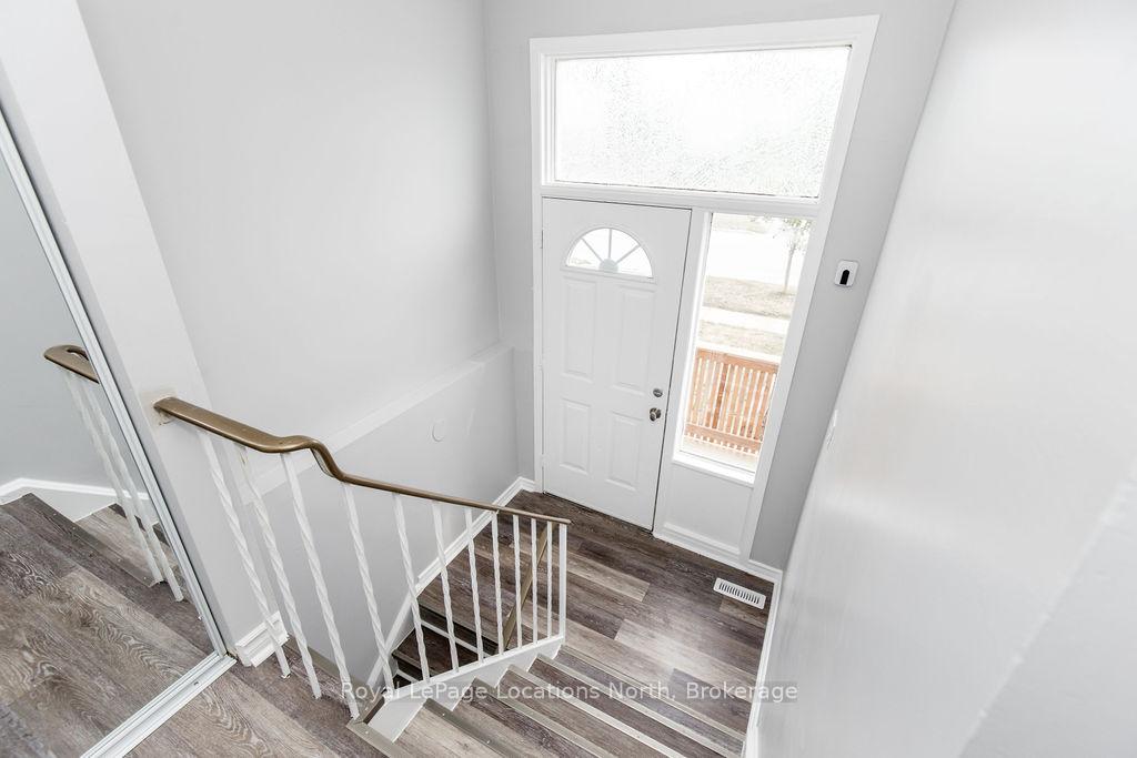 Photo 4 of 34 Carlton Road, Barrie, Cundles East — HOMEH