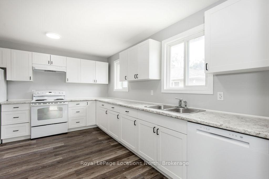Photo 11 of 34 Carlton Road, Barrie, Cundles East — HOMEH