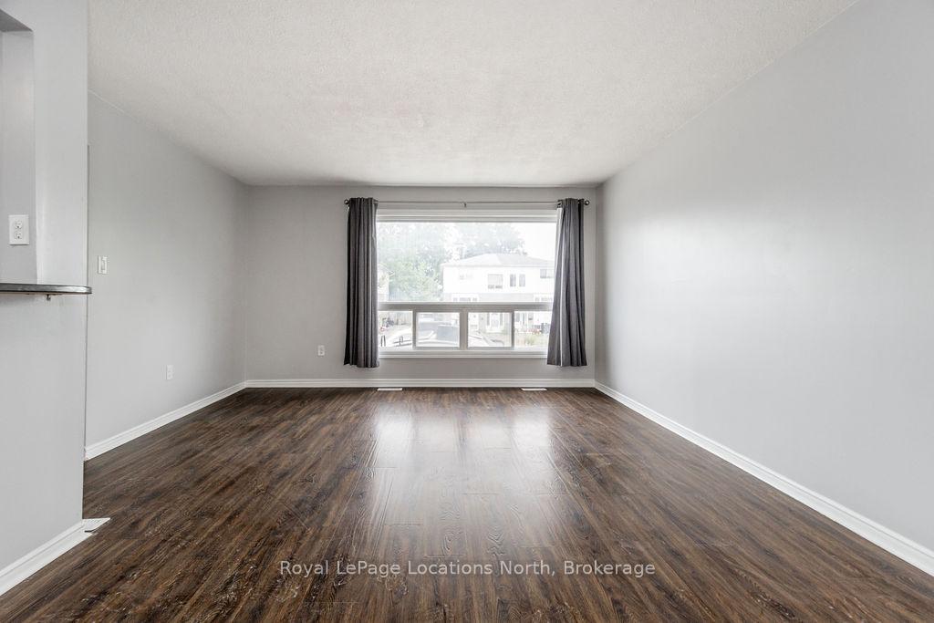 Photo 10 of 34 Carlton Road, Barrie, Cundles East — HOMEH