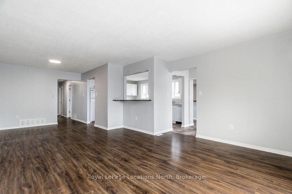 Photo 12 of 34 Carlton Road, Barrie, Cundles East — HOMEH