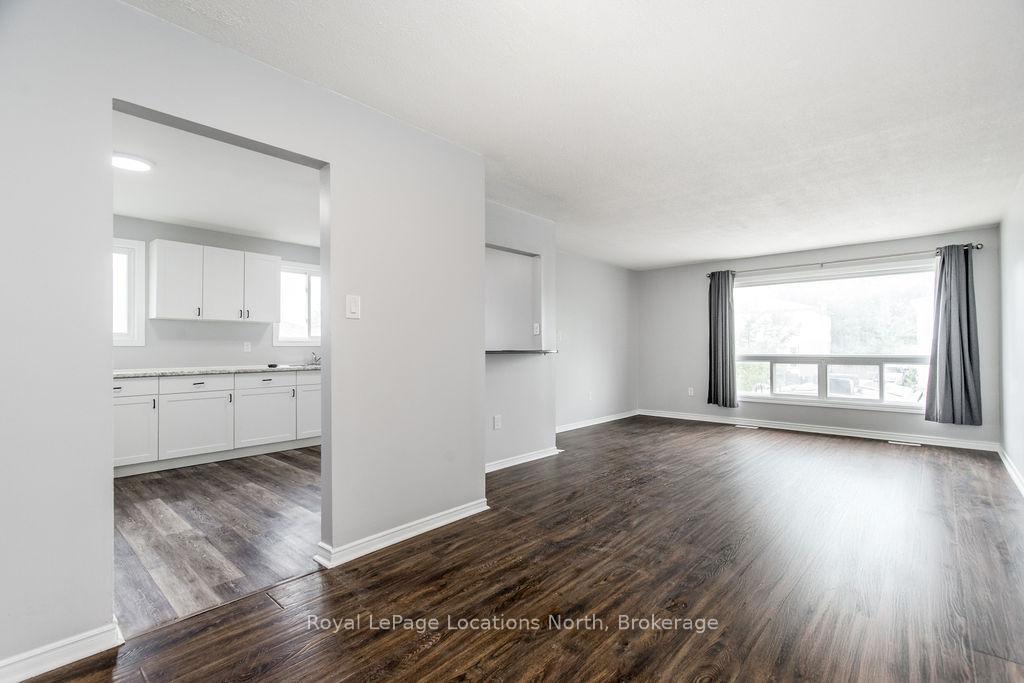 Photo 16 of 34 Carlton Road, Barrie, Cundles East — HOMEH