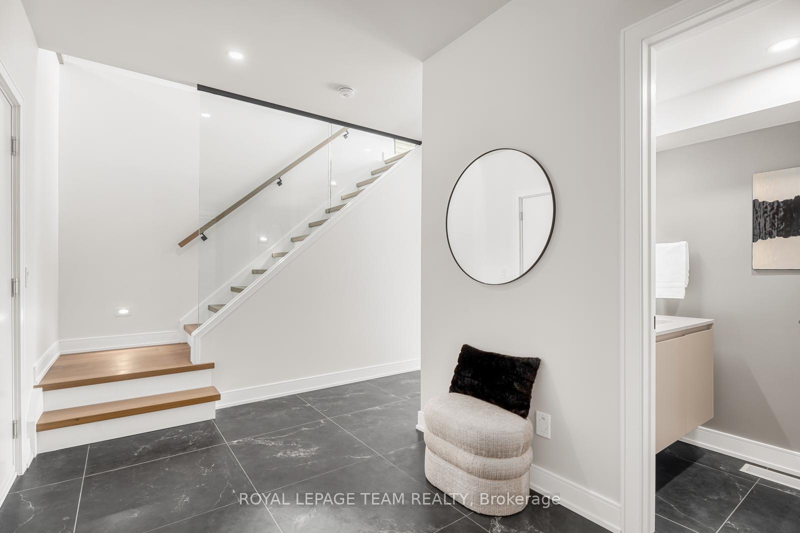 Photo 3 of 125 Peridot Private, Ottawa, Experimental Farm — HOMEH