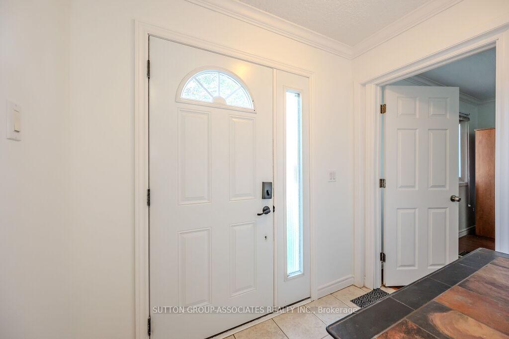 Photo 3 of Unit 18, 121 University Avenue E, Waterloo — HOMEH