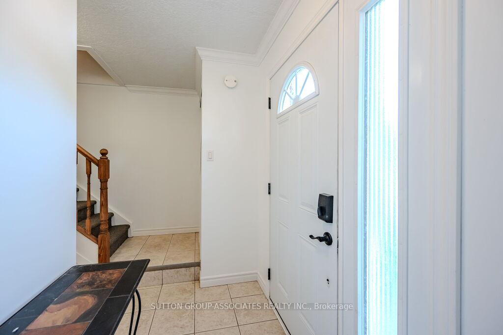 Photo 6 of Unit 18, 121 University Avenue E, Waterloo — HOMEH