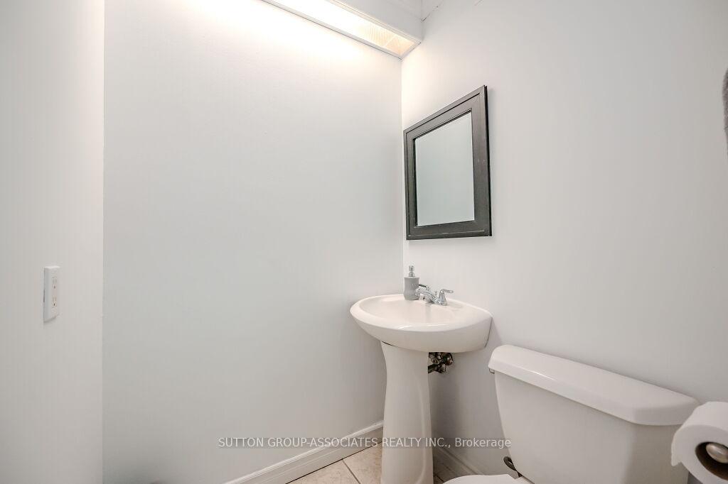 Photo 7 of Unit 18, 121 University Avenue E, Waterloo — HOMEH