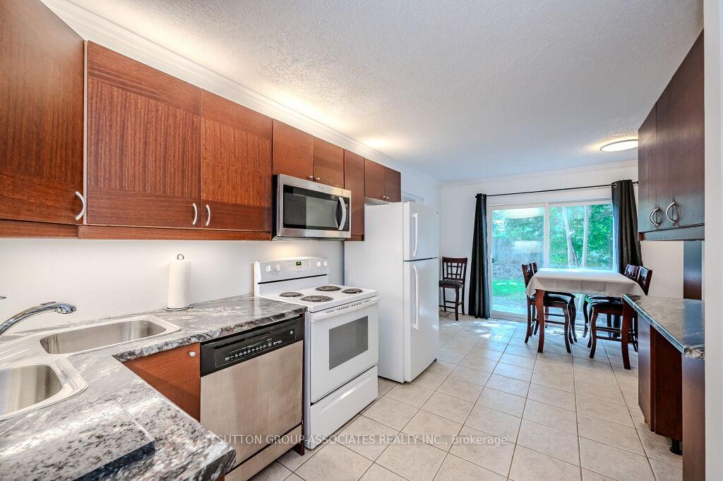 Photo 8 of Unit 18, 121 University Avenue E, Waterloo — HOMEH