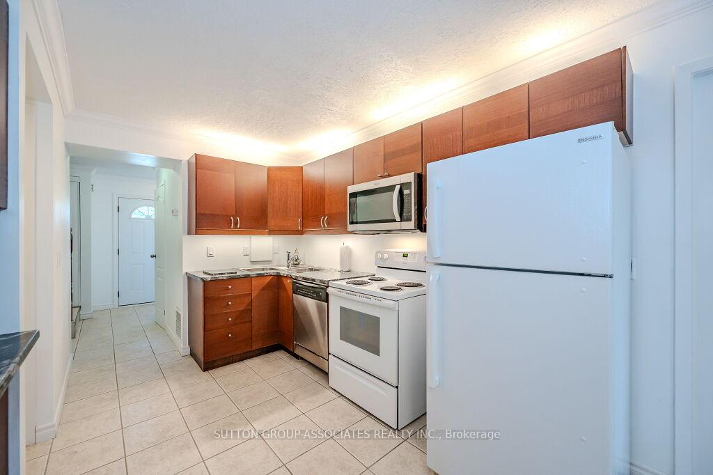 Photo 10 of Unit 18, 121 University Avenue E, Waterloo — HOMEH