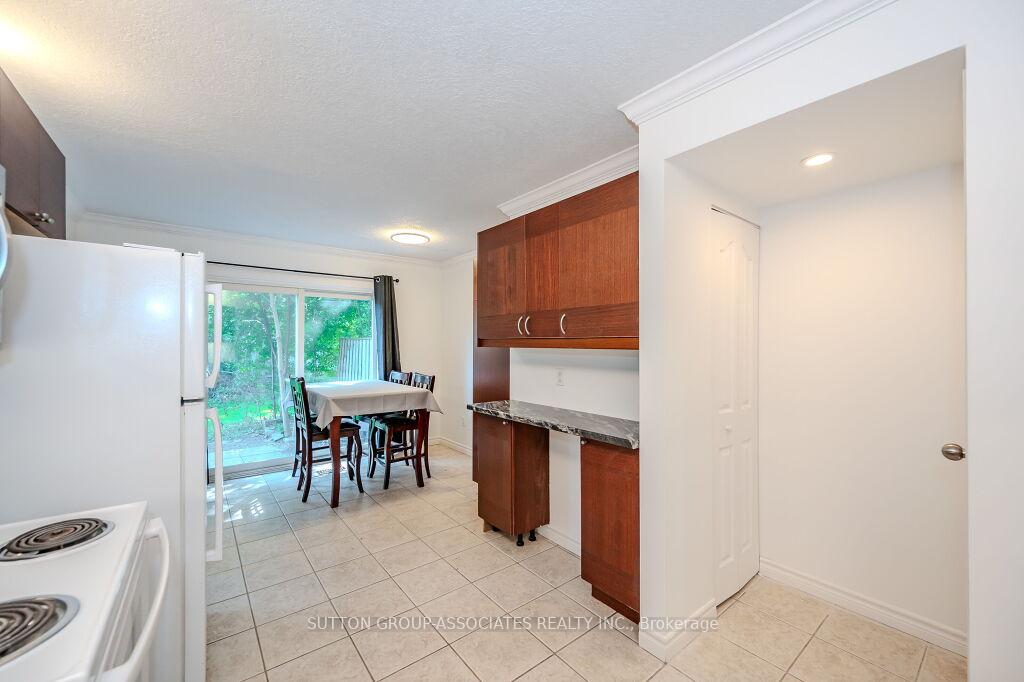 Photo 12 of Unit 18, 121 University Avenue E, Waterloo — HOMEH