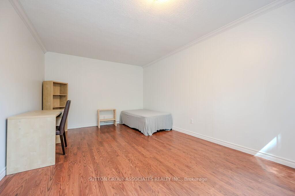 Photo 15 of Unit 18, 121 University Avenue E, Waterloo — HOMEH