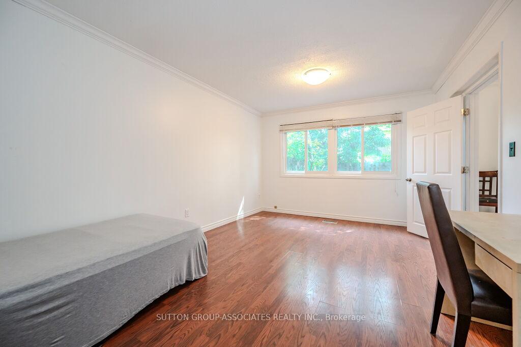 Photo 17 of Unit 18, 121 University Avenue E, Waterloo — HOMEH