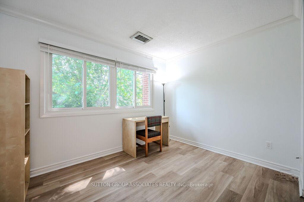 Photo 21 of Unit 18, 121 University Avenue E, Waterloo — HOMEH