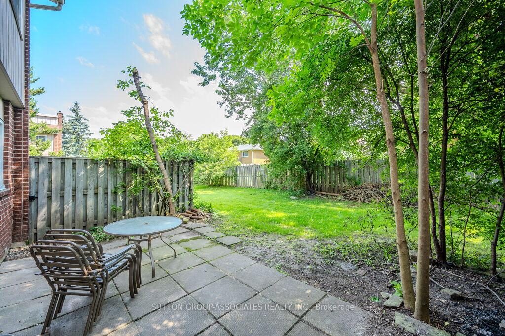 Photo 38 of Unit 18, 121 University Avenue E, Waterloo — HOMEH