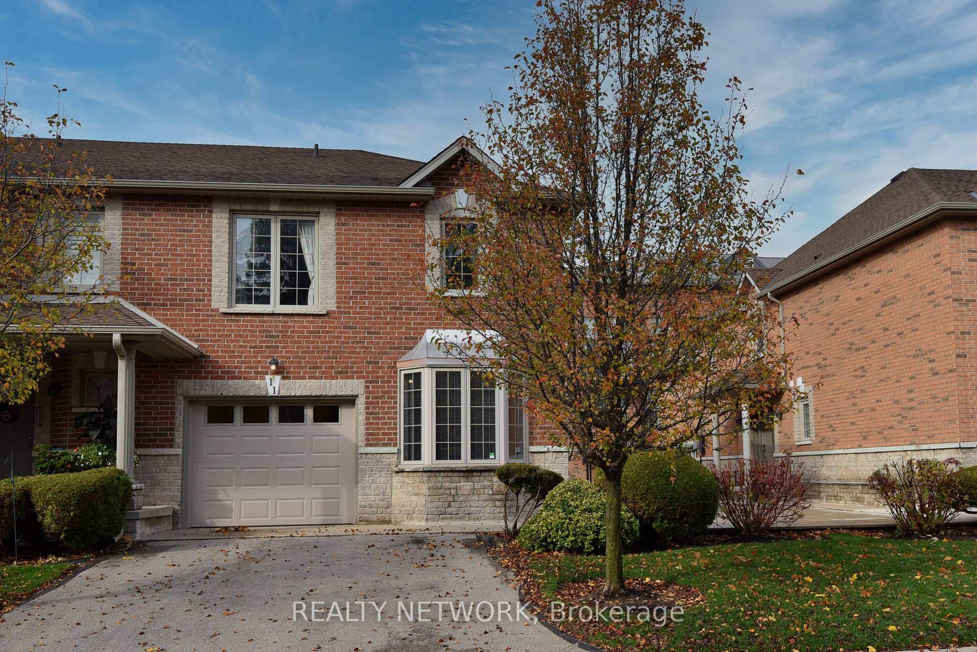 Photo 4 of Unit 11, 25 Hamilton Street S, Hamilton, Waterdown — HOMEH