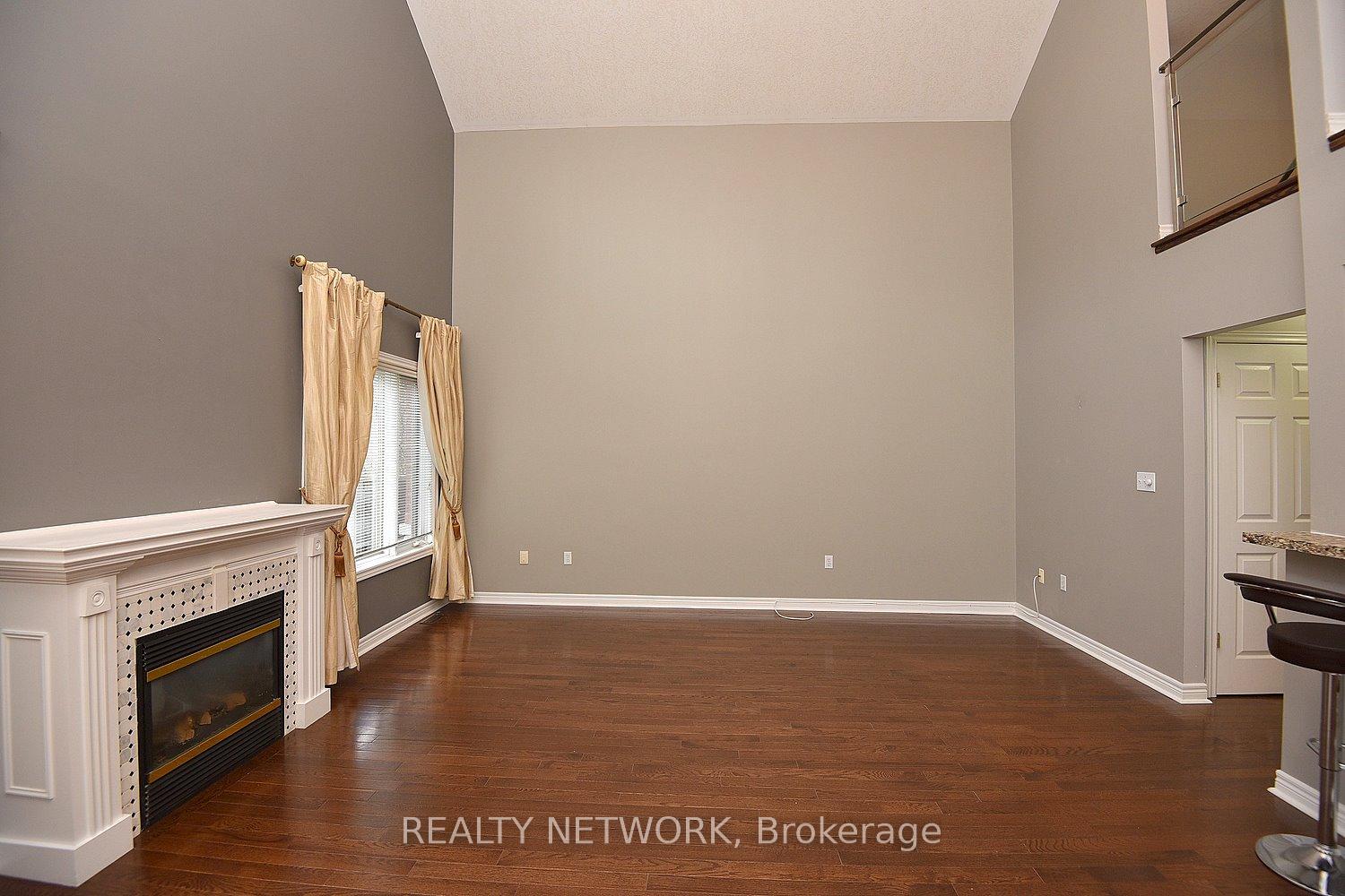 Photo 8 of Unit 11, 25 Hamilton Street S, Hamilton, Waterdown — HOMEH