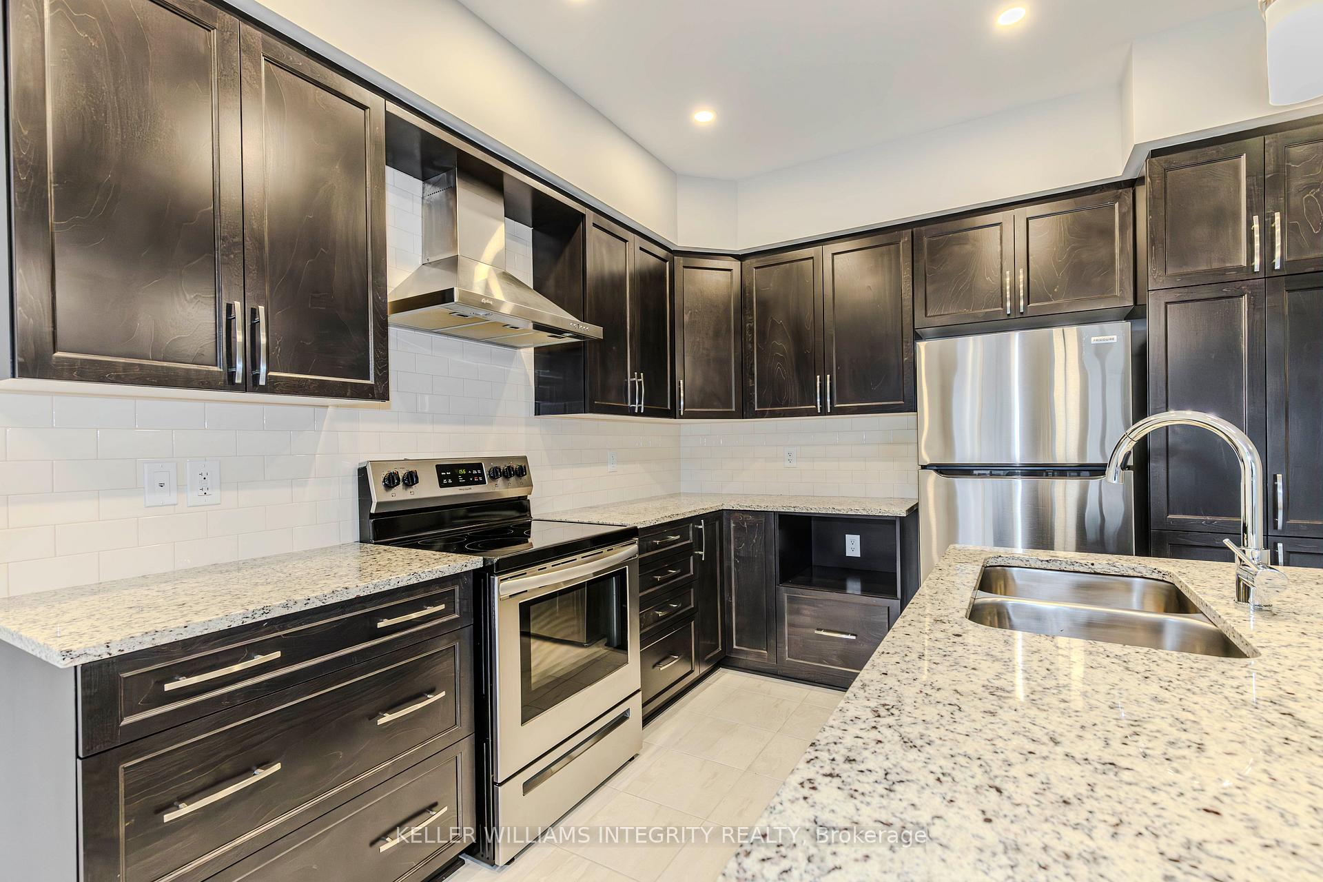 Photo 5 of 660 Capricorn Circle, Ottawa, Riverside South/Gloucester Glen — HOMEH