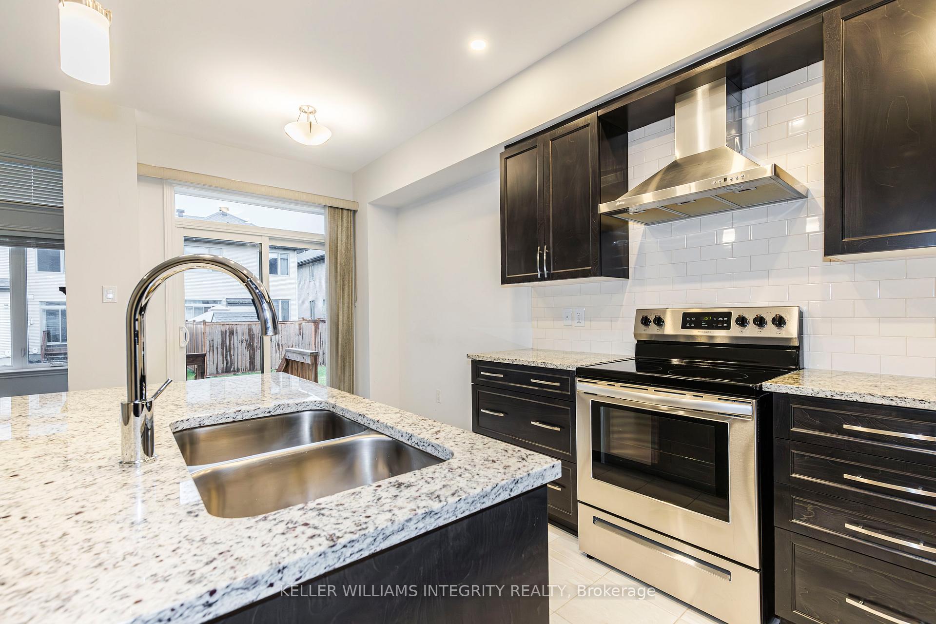 Photo 7 of 660 Capricorn Circle, Ottawa, Riverside South/Gloucester Glen — HOMEH