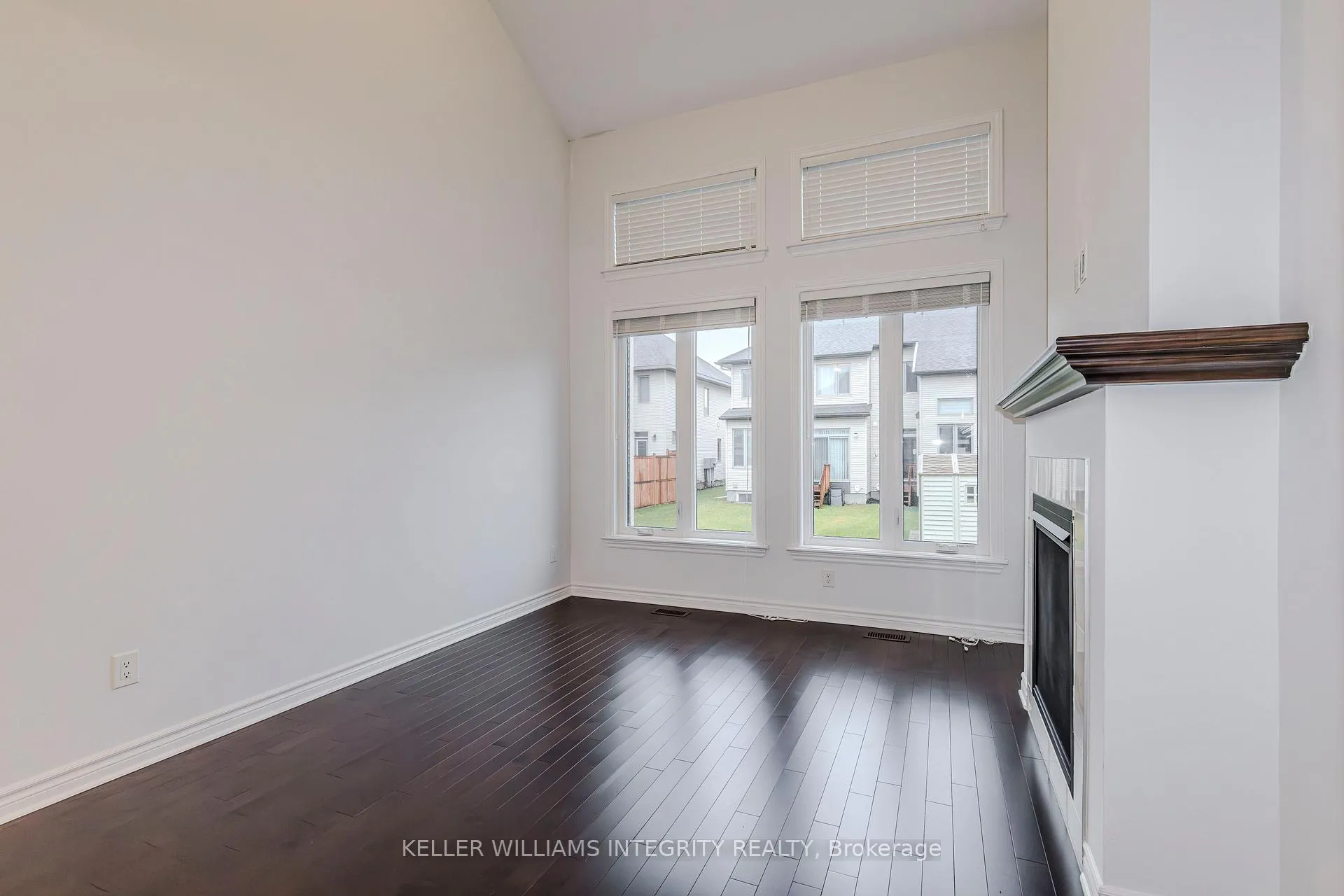 Photo 16 of 660 Capricorn Circle, Ottawa, Riverside South/Gloucester Glen — HOMEH