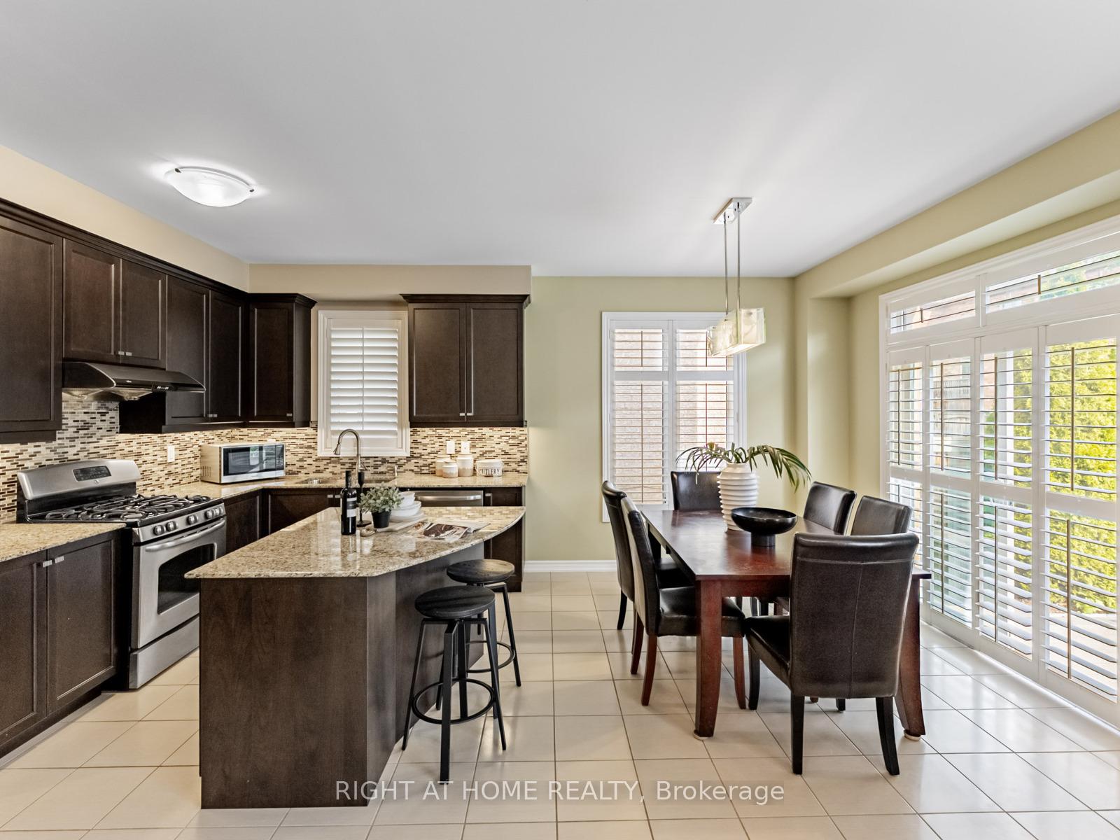 Photo 12 of 7 Mediterranean Crescent, Brampton, Bram West — HOMEH
