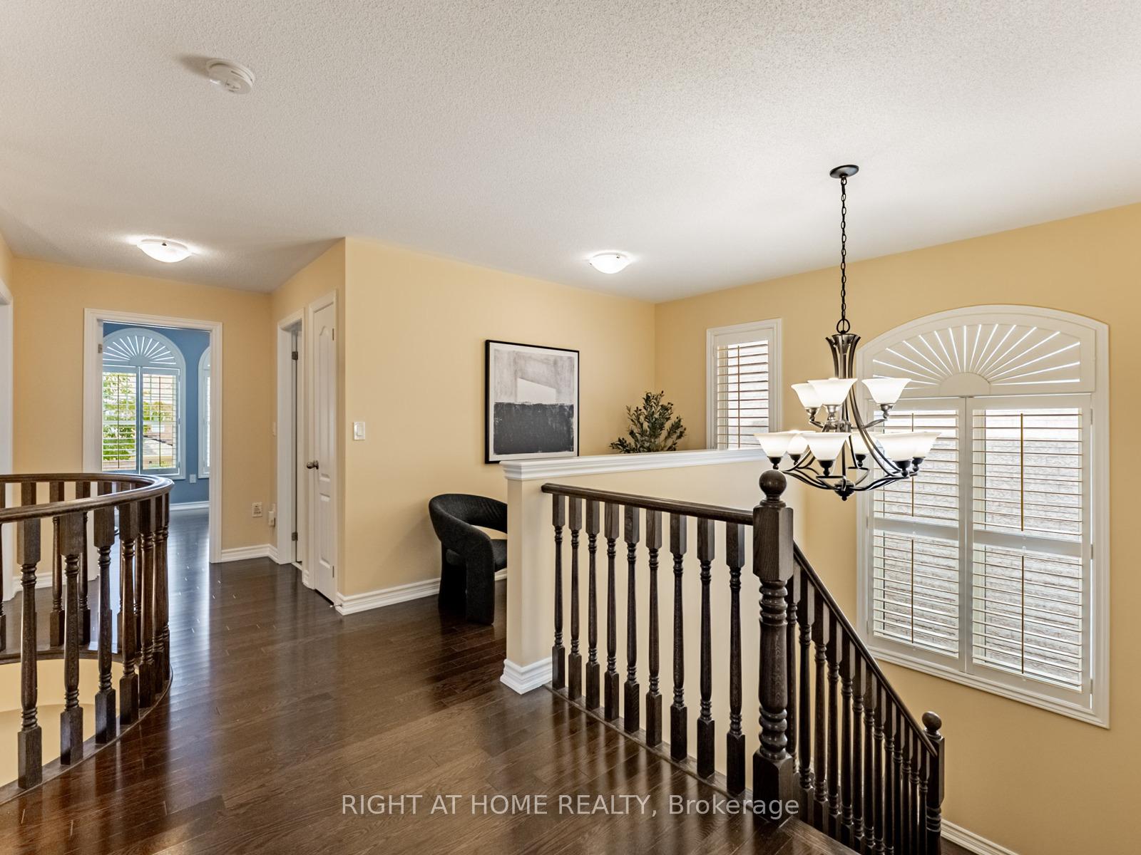 Photo 22 of 7 Mediterranean Crescent, Brampton, Bram West — HOMEH
