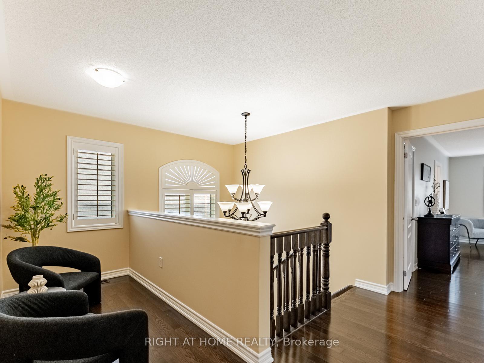 Photo 24 of 7 Mediterranean Crescent, Brampton, Bram West — HOMEH