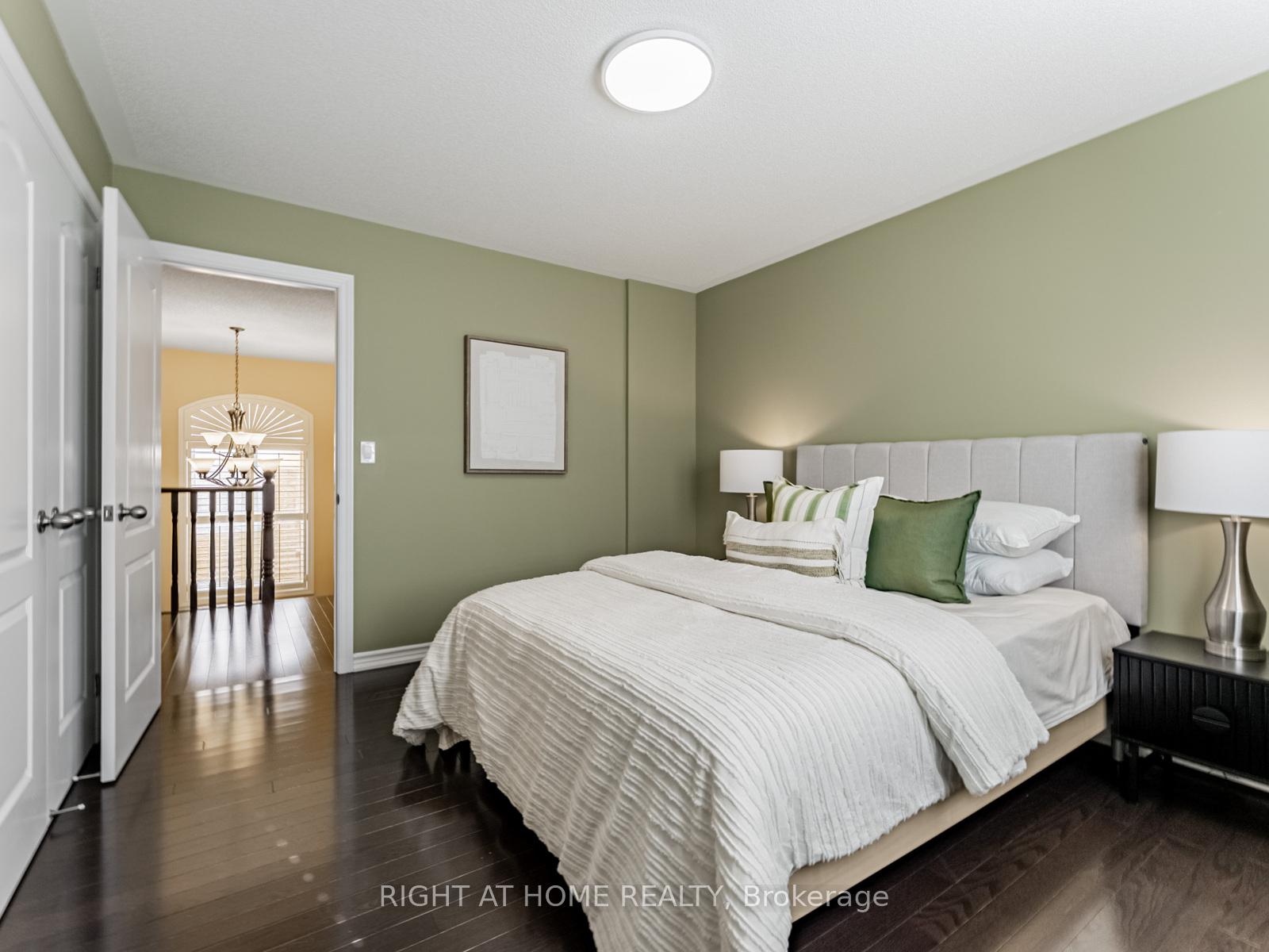 Photo 28 of 7 Mediterranean Crescent, Brampton, Bram West — HOMEH