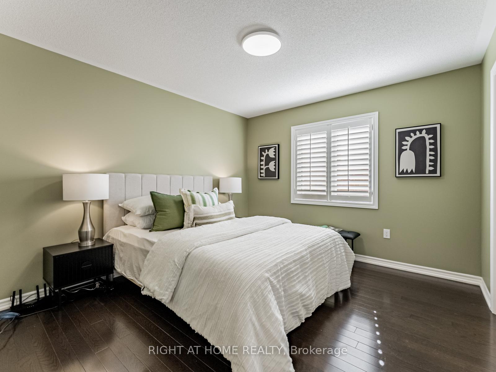 Photo 26 of 7 Mediterranean Crescent, Brampton, Bram West — HOMEH