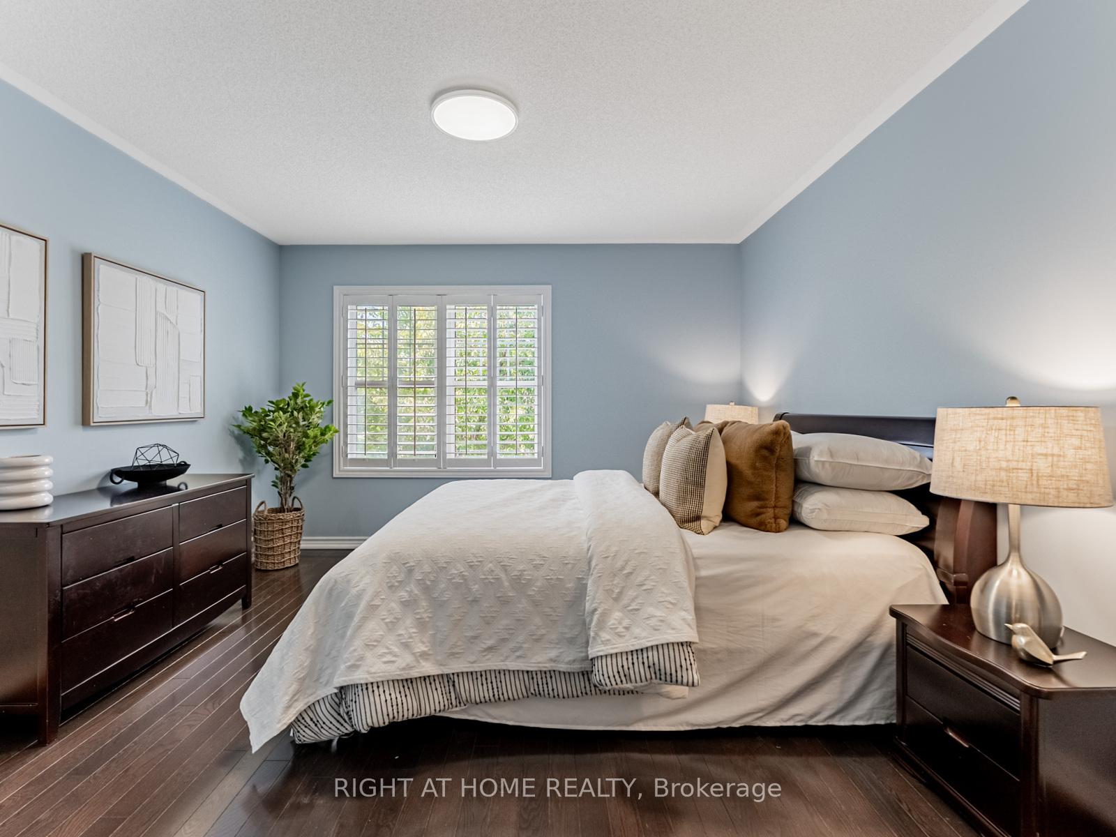 Photo 29 of 7 Mediterranean Crescent, Brampton, Bram West — HOMEH