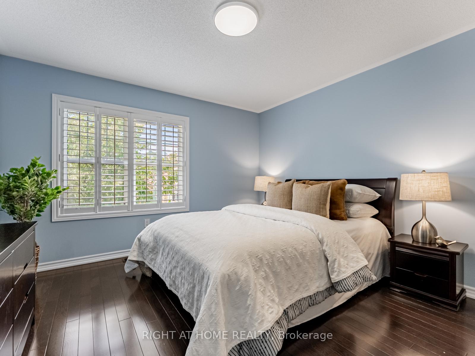 Photo 32 of 7 Mediterranean Crescent, Brampton, Bram West — HOMEH