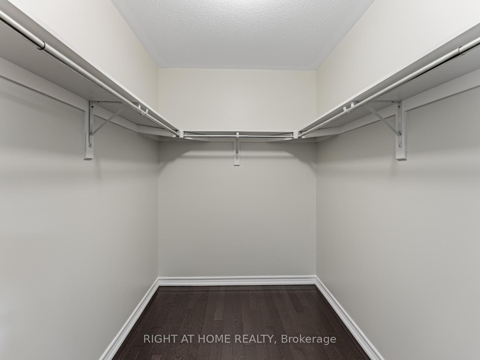Photo 33 of 7 Mediterranean Crescent, Brampton, Bram West — HOMEH