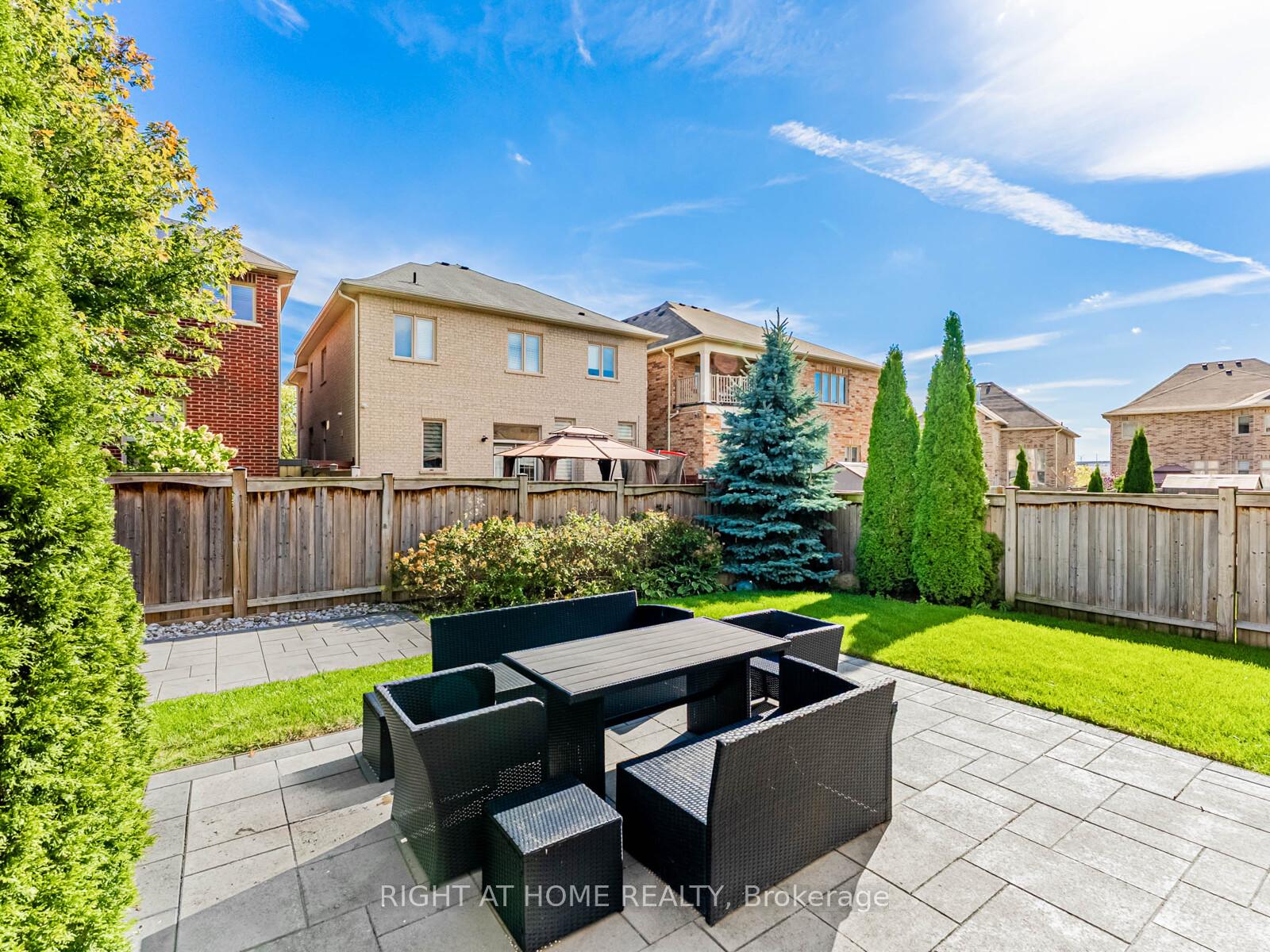 Photo 34 of 7 Mediterranean Crescent, Brampton, Bram West — HOMEH