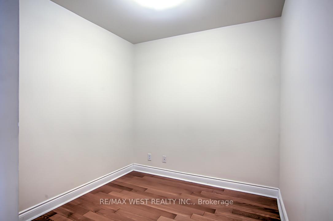 Photo 6 of Unit 907, 32 Clegg Road, Markham, Unionville — HOMEH