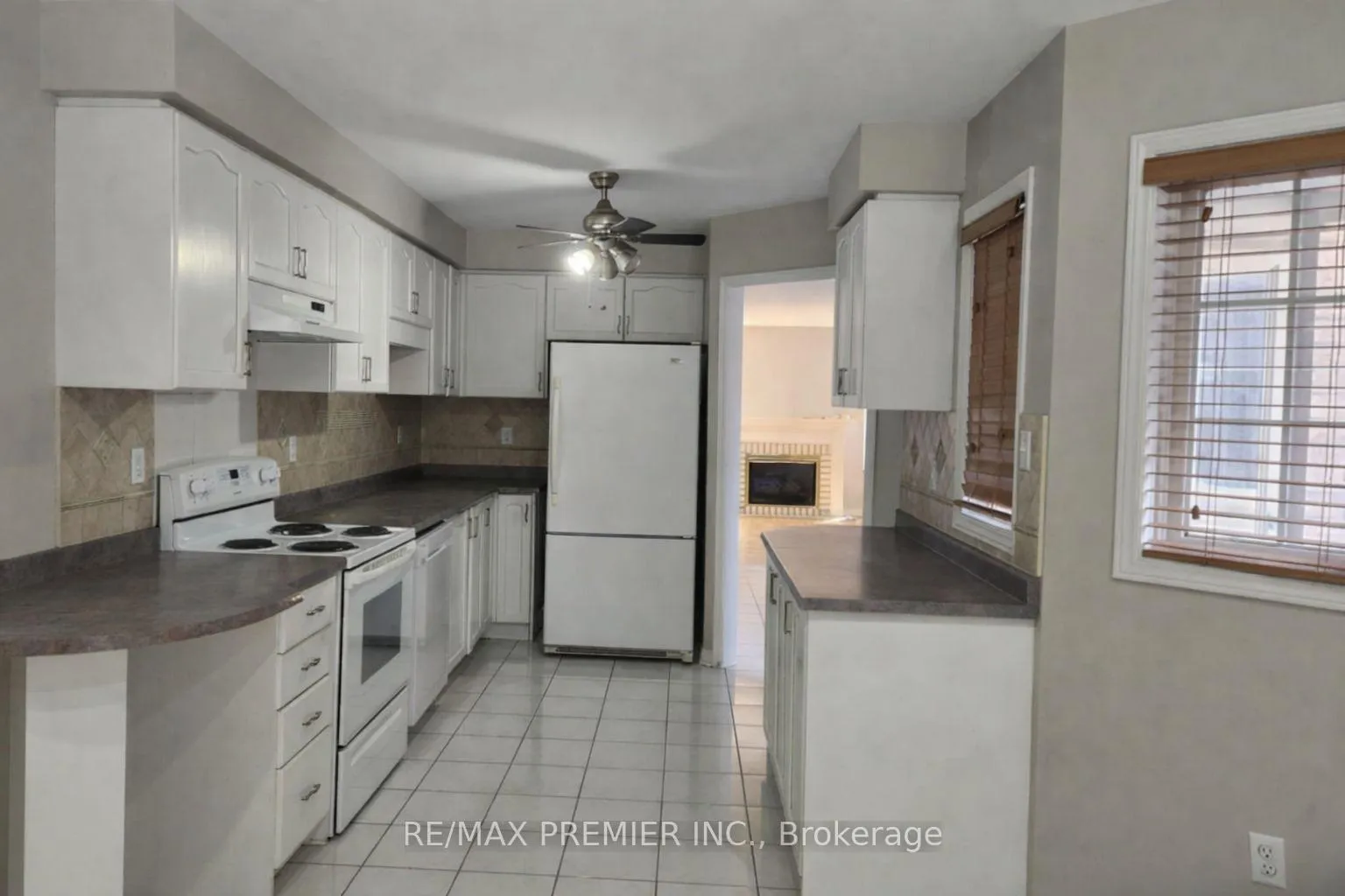 Photo 3 of Unit 46, 58 Louana Crescent, Vaughan, East Woodbridge — HOMEH