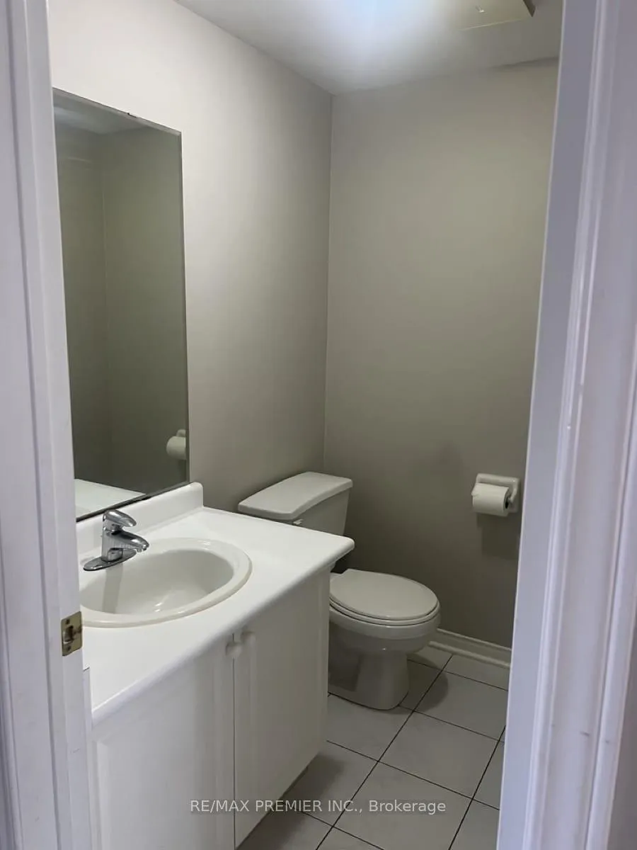 Photo 5 of Unit 46, 58 Louana Crescent, Vaughan, East Woodbridge — HOMEH