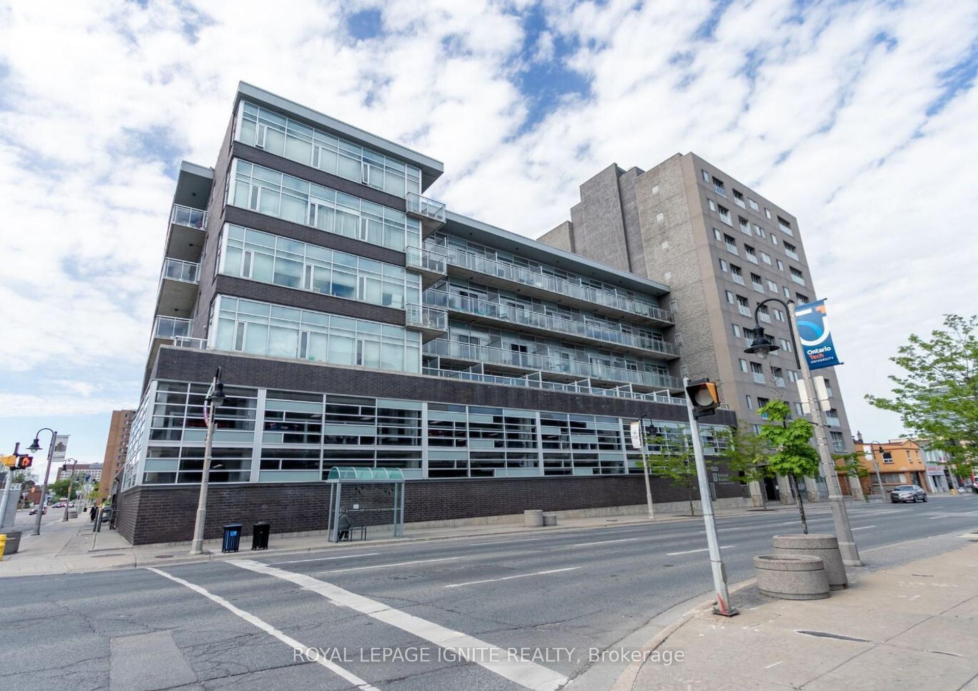 Front of Unit 801, 44 Bond Street W