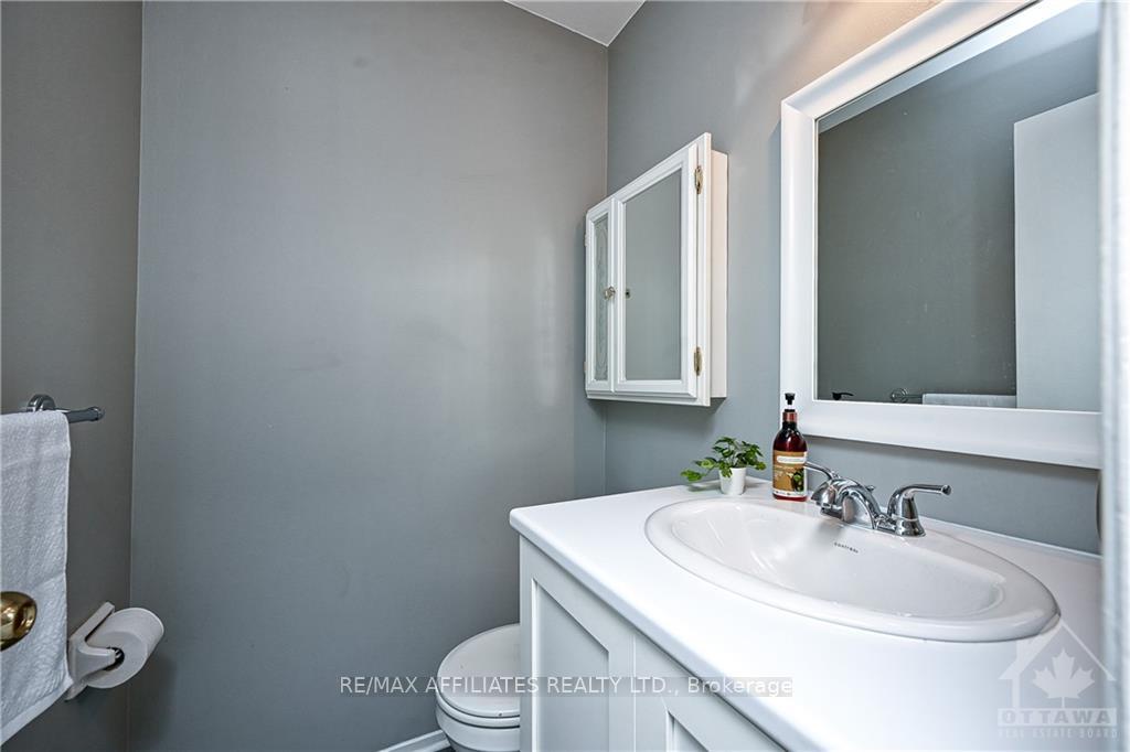 Photo 5 of 1773 Stonehenge Crescent, Ottawa, Pineview — HOMEH