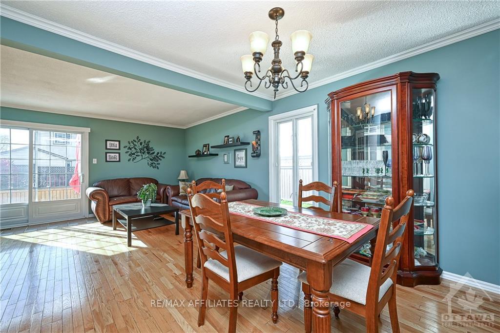 Photo 6 of 1773 Stonehenge Crescent, Ottawa, Pineview — HOMEH
