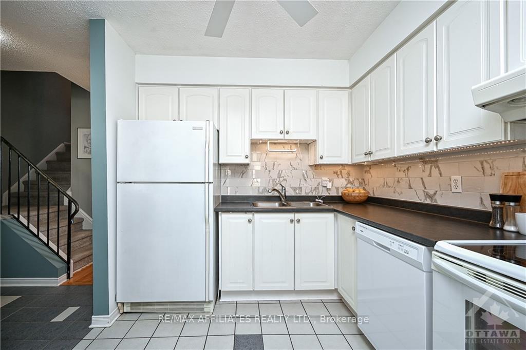 Photo 11 of 1773 Stonehenge Crescent, Ottawa, Pineview — HOMEH