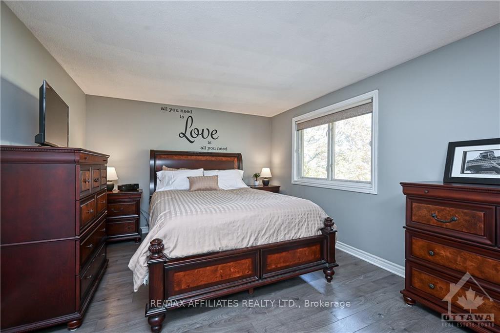 Photo 13 of 1773 Stonehenge Crescent, Ottawa, Pineview — HOMEH
