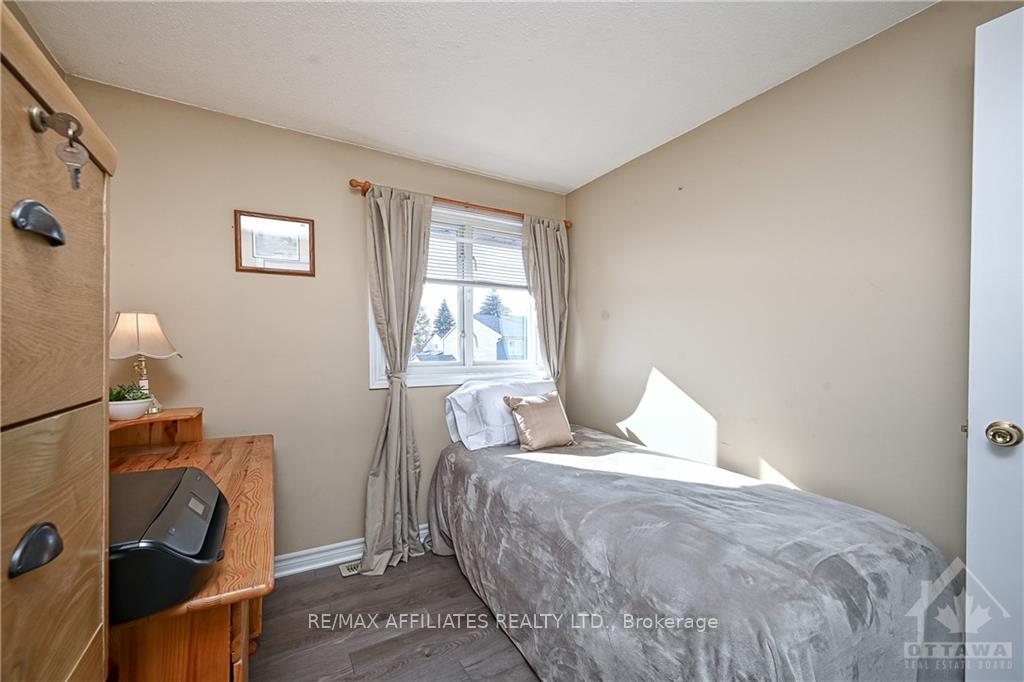 Photo 20 of 1773 Stonehenge Crescent, Ottawa, Pineview — HOMEH